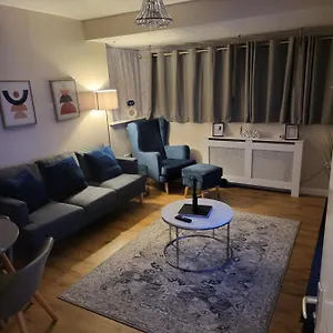 Lovely 2-bedroom With Free Wifi Apartment