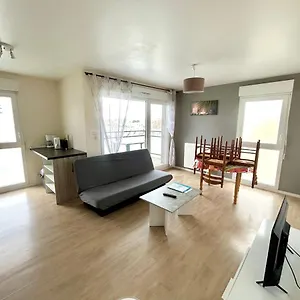 Apartment T2 Lumineux Avec Balcon